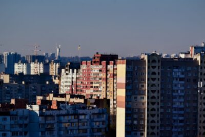 Fin de la trêve de trois jours : les frappes russes reprennent sur Kyiv, le point en chiffres